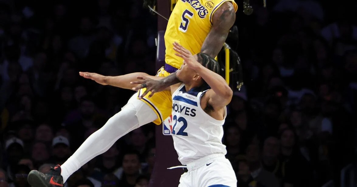 Ayton coming around for the Lakers