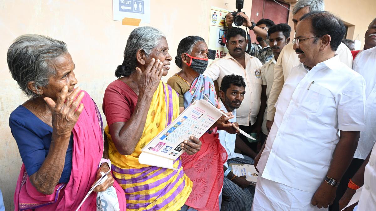Ministers inspect ‘Nalam Kaakkum Stalin’ scheme medical camps in Salem and Namakkal