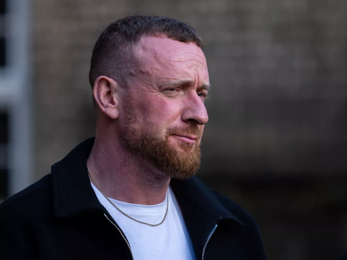 Bradley Wiggins dumped wife on Twitter and smashed up knighthood as he lost everything