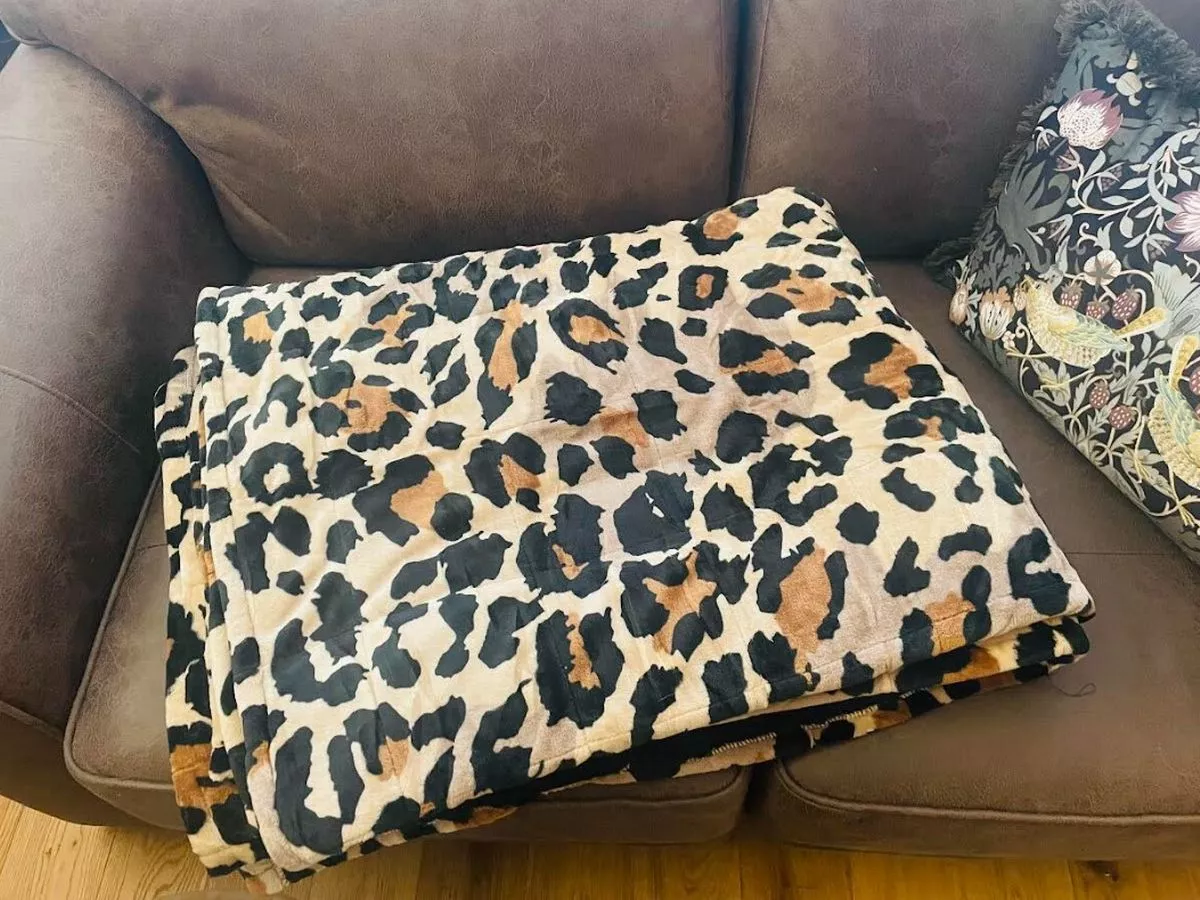'I've finally found the perfect winter blanket and now I'm never leaving the sofa'