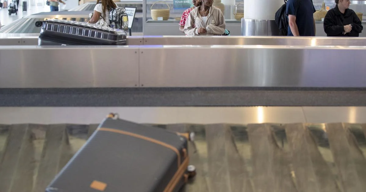 FAA flight cuts from government shutdown impact SC travelers