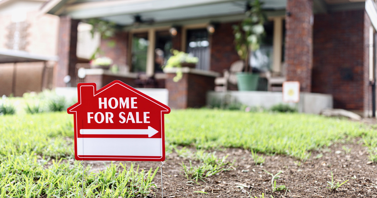 Redfin data shows trouble for US housing market