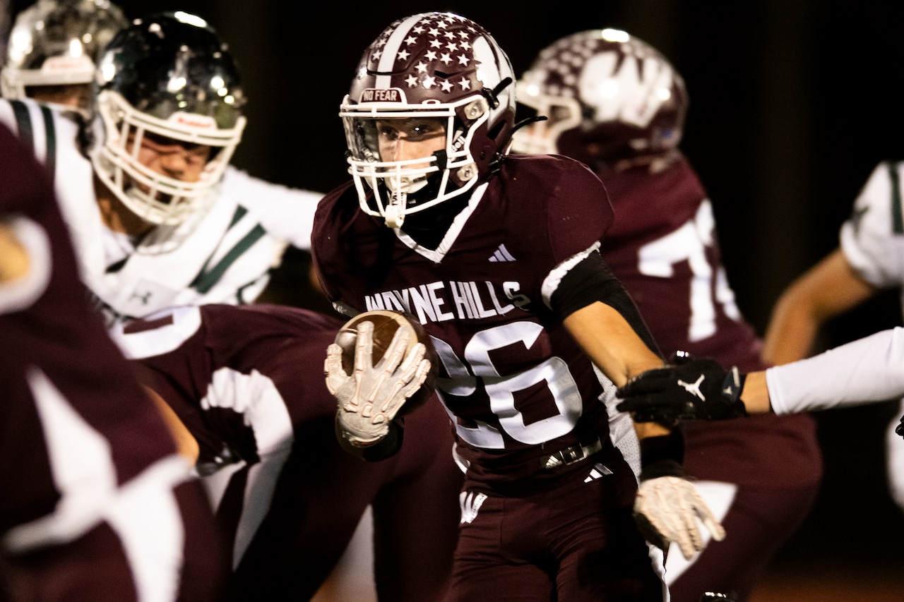 Football photos: NJG3 semifinals: Passaic Valley at Wayne Hills, 7, Nov. 7, 2025