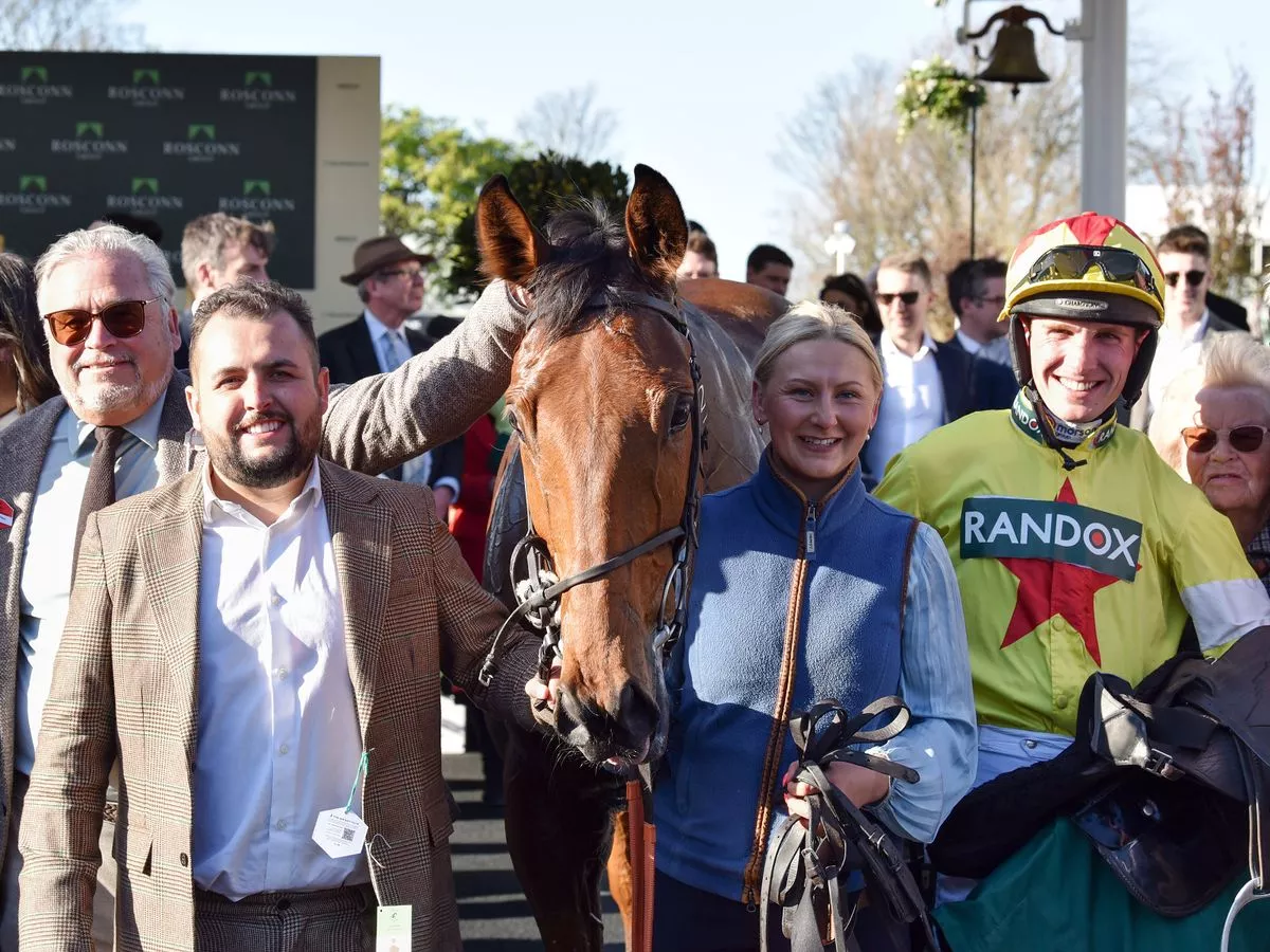 Sir Alex Ferguson suffers big blow as his Cheltenham Festival hopeful flops in Exeter