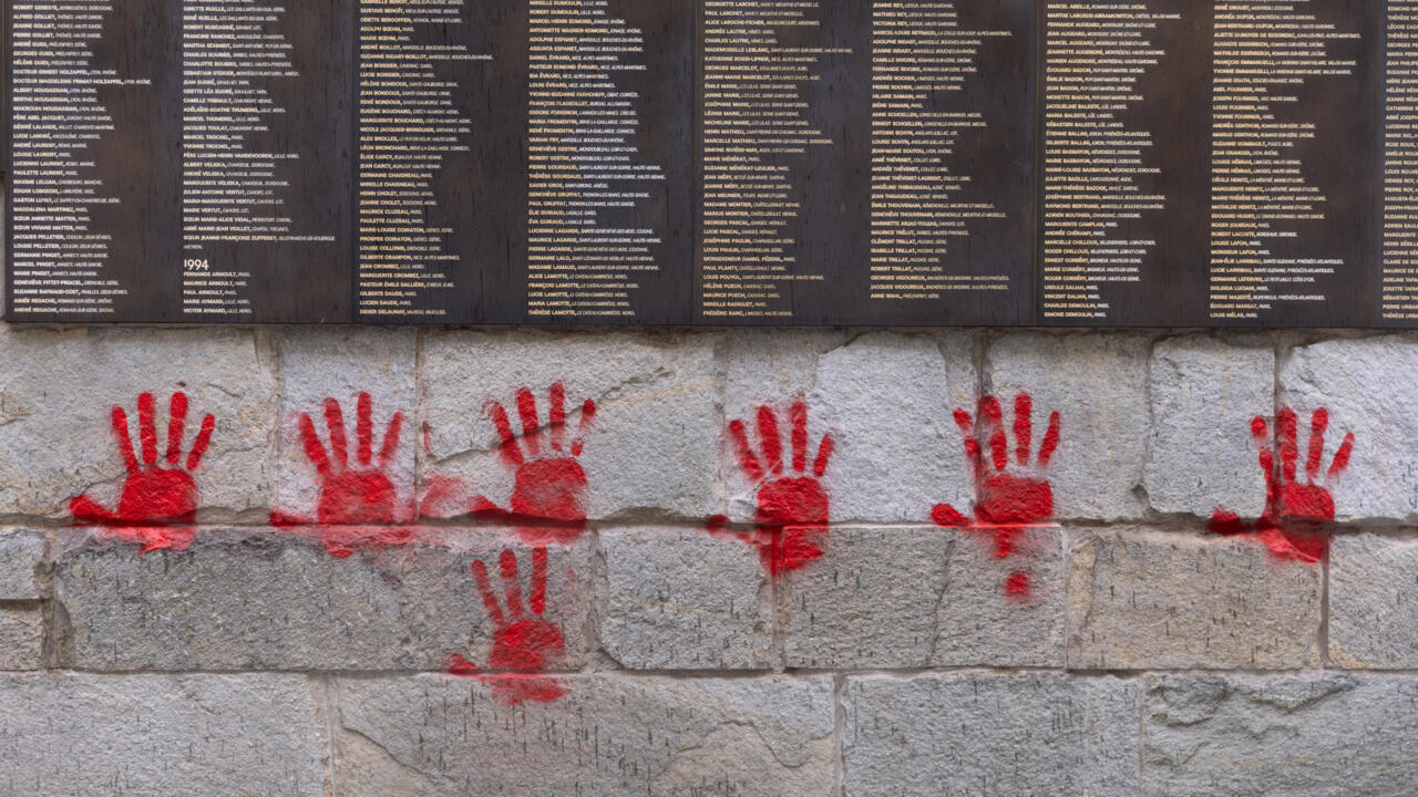France tries four Bulgarians over ‘bloody hands’ graffiti on Jewish memorial