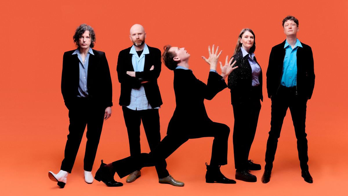 Franz Ferdinand’s Alex Kapranos wants you to put the phone down and dance