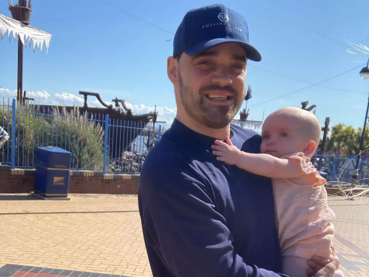 Mum 'ruined' after finding partner dead on sofa two days before twins' first birthday