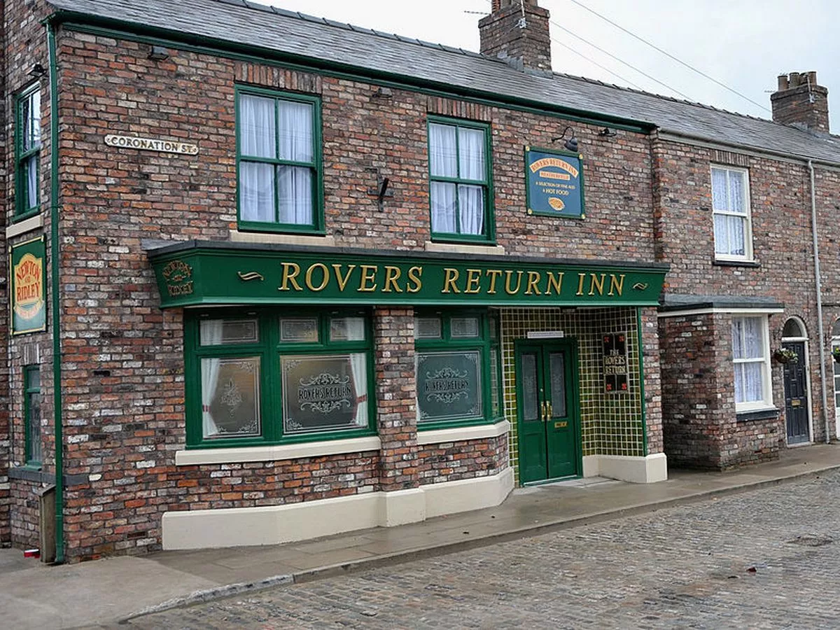 Coronation Street star reveals favourite's return and teases mystery new character