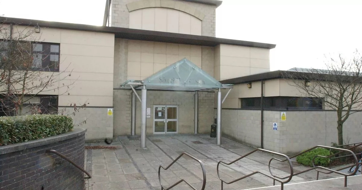 Airdrie man sprinted from court to avoid jail before attacking chasing cops