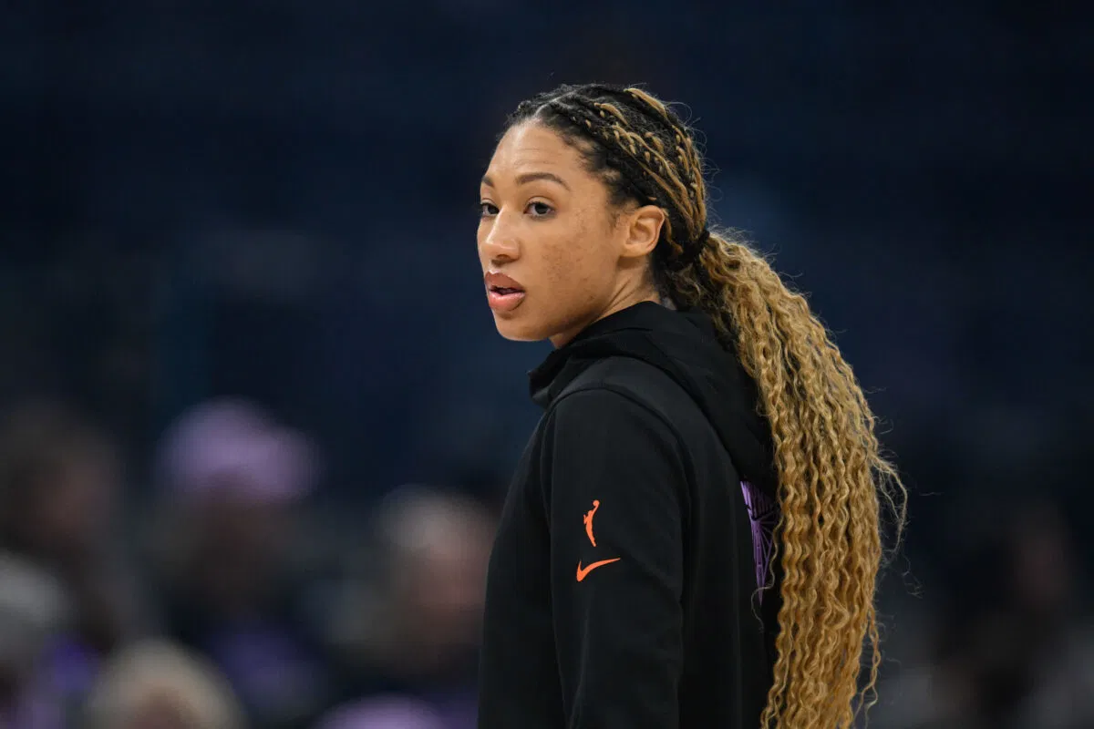 Indiana Fever Guard Makes Personal Announcement Amid WNBA Free Agency Uncertainty
