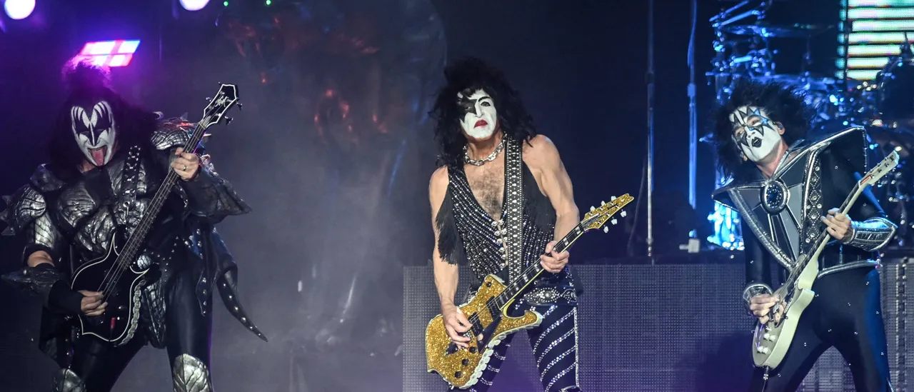 REPORT: Judge Dismisses Wrongful Death Lawsuit Launched By Family Of Late KISS Tech Francis Stueber