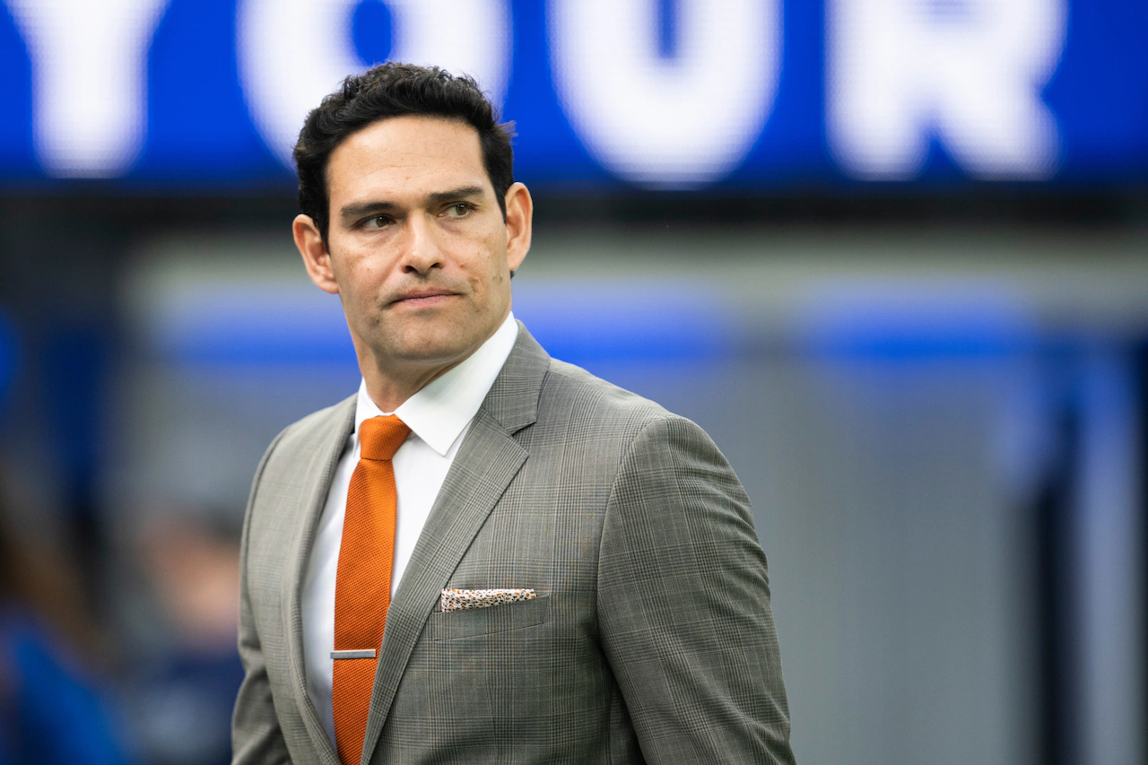 Fox Sports fires Mark Sanchez, hires all-time great QB in his place