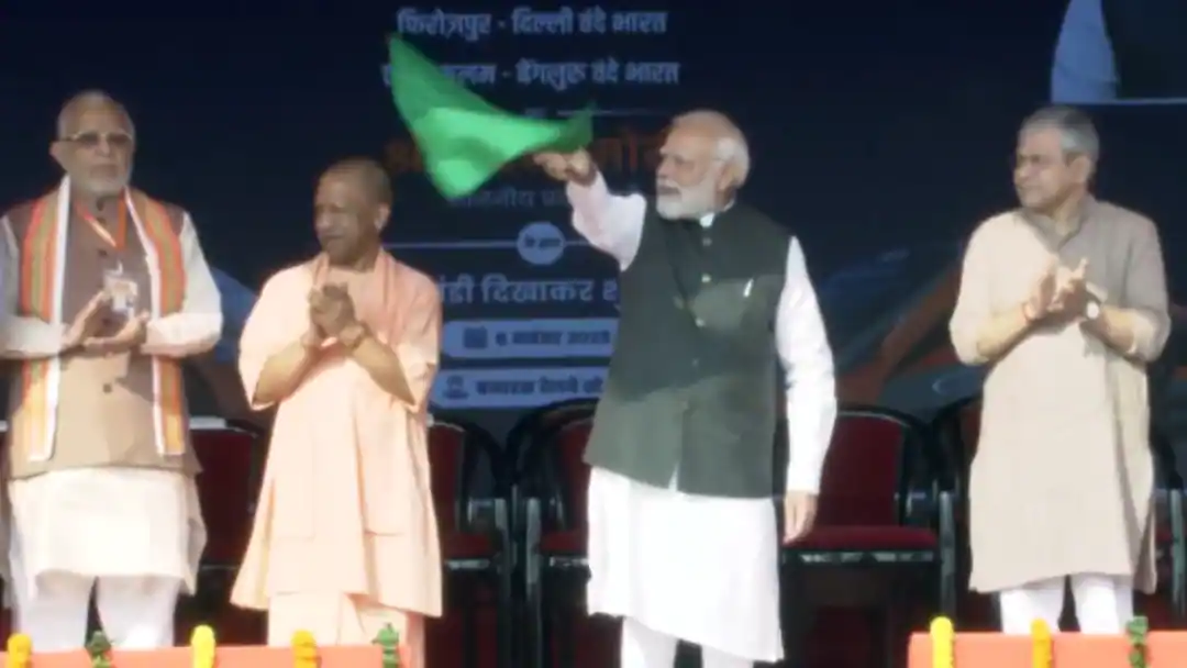 Ernakulam-Bengaluru Vande Bharat Flagged Off; First Inter-State Train Linking Kerala, Tamil Nadu, Karnataka