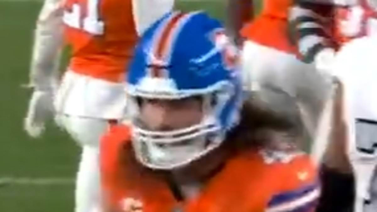 Broncos star's crude gesture forces Amazon Prime to quickly cut away from him during win over Raiders