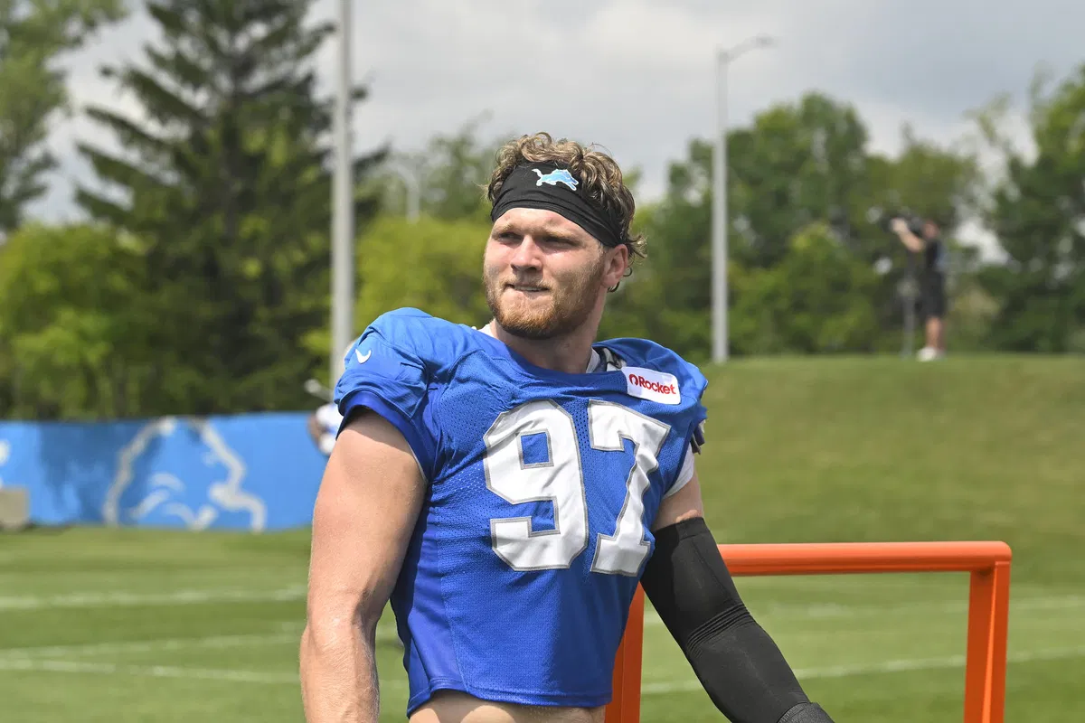 FOX Makes Midseason Aidan Hutchinson Announcement as Lions DE Calls for Action