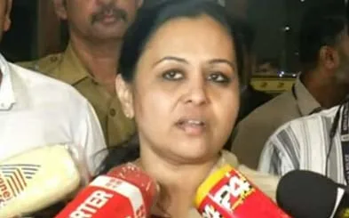 ചികില്‍സ കിട്ടാതെ മരിച്ച വേണുവിന്‌റെ ചിതയുടെ ചൂടാറും മുന്‍പ് അടുത്ത അവകാശവാദവുമായി ആരോഗ്യ മന്ത്രി