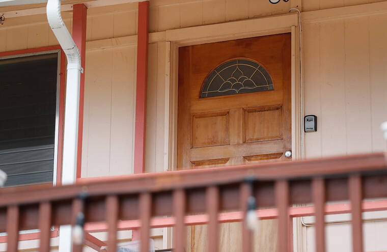 Hawaii County Council panel votes to delay new vacation rentals law