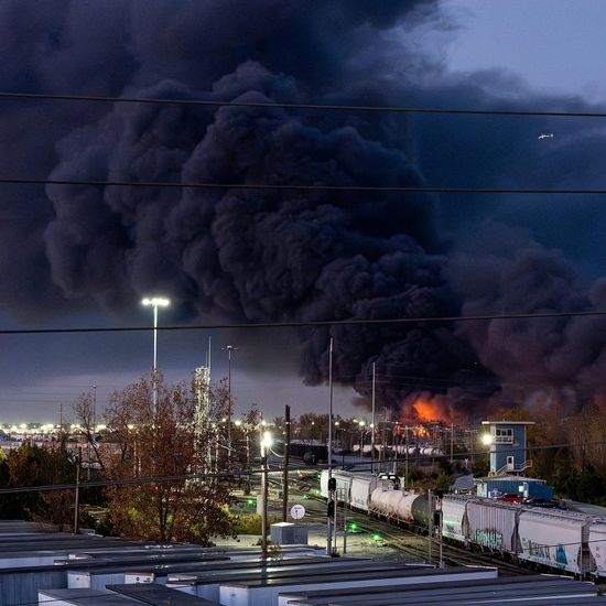 At least seven dead after UPS plane crashes in fireball on take-off from Louisville, Kentucky