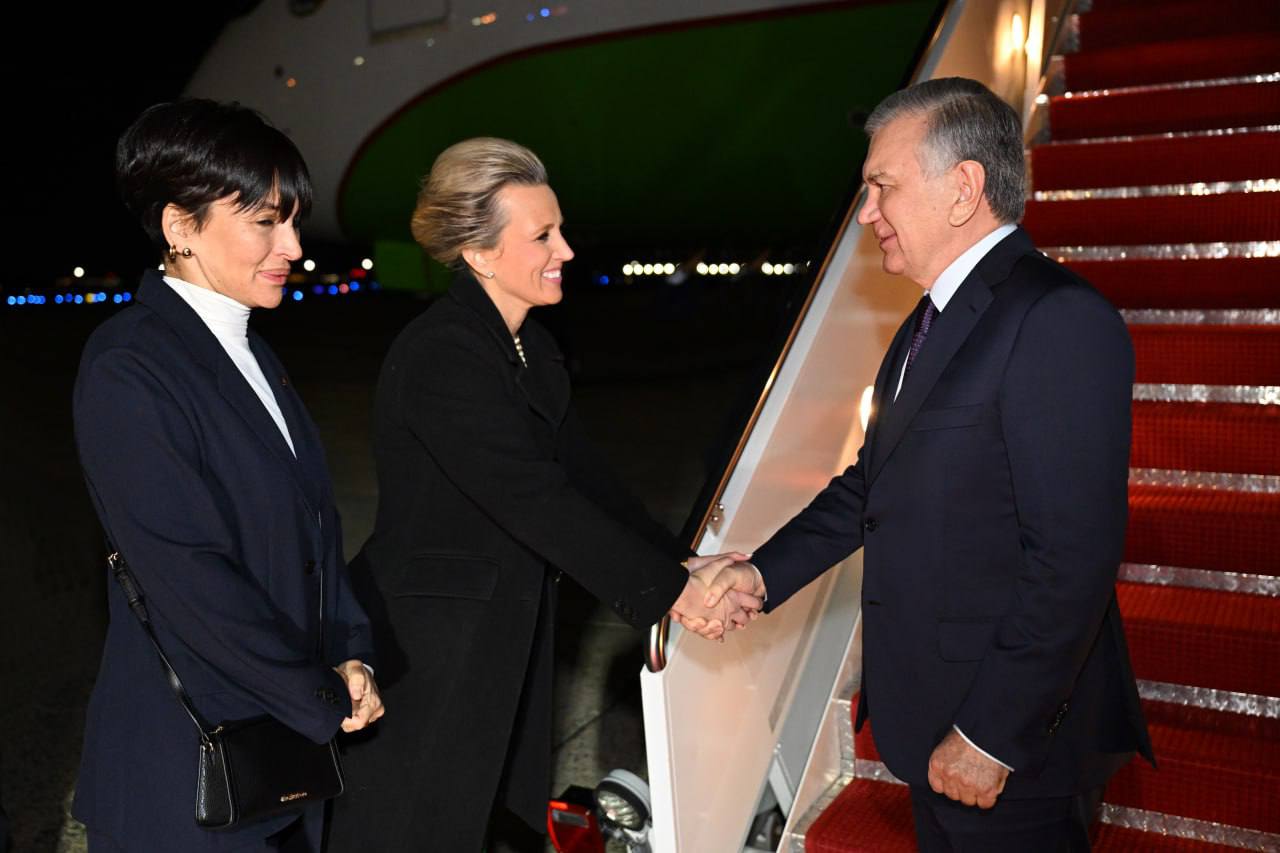 President of Uzbekistan begins working visit to U.S. ahead of C5+1 Summit