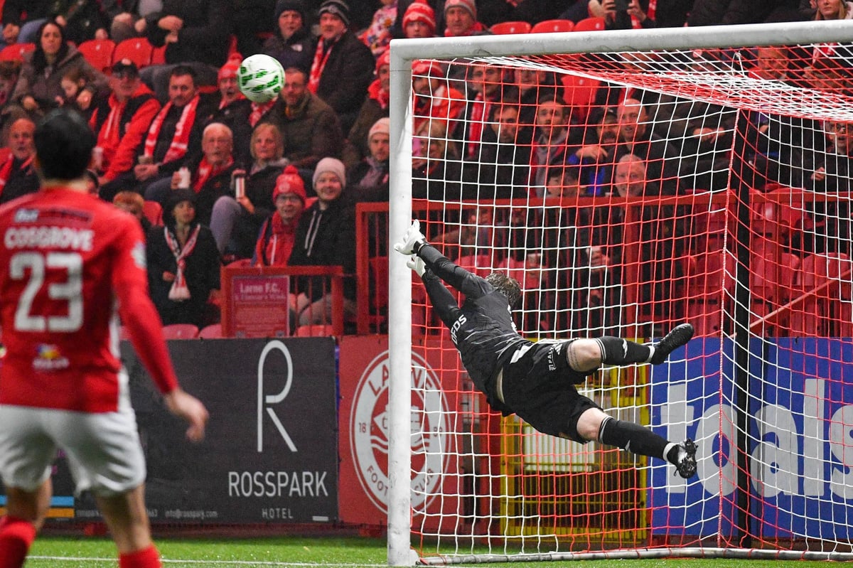 WATCH: 'Pure brilliance' - Ex-Arsenal and Ascoli midfielder fires two free-kick goals in three minutes for Irish League win