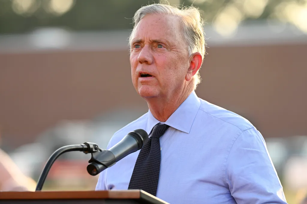 Democrat Ned Lamont to run for third term as governor