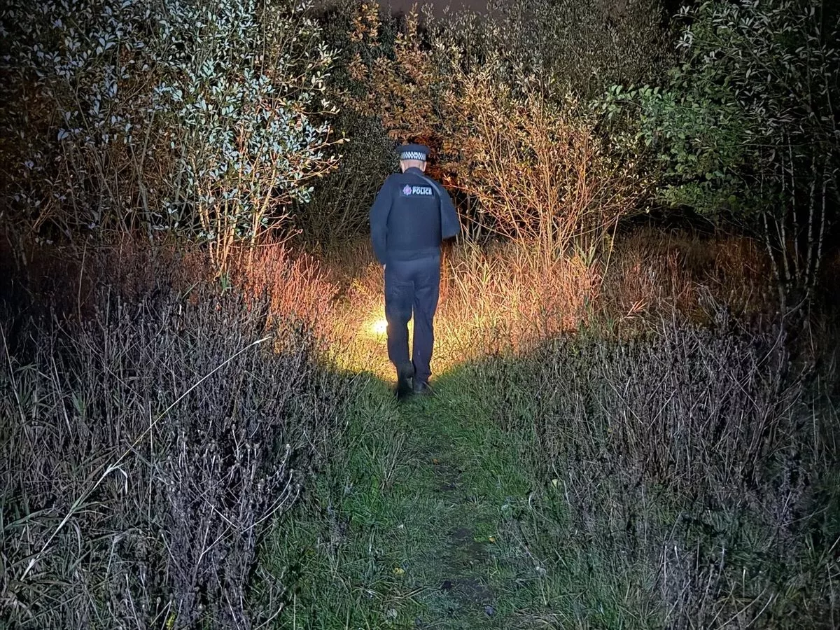 Police respond to 'anti-social behaviour' near cenotaph then find hidden knife