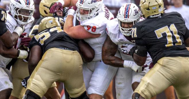 Huisman's intelligence strengthening Hokies' defensive line