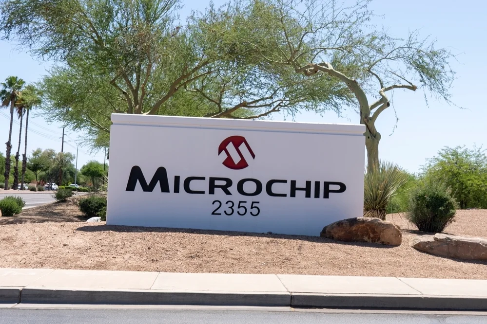 Microchip Customers Still Holding Back On Chip Orders, Rebound Coming In 2026 Says Analyst