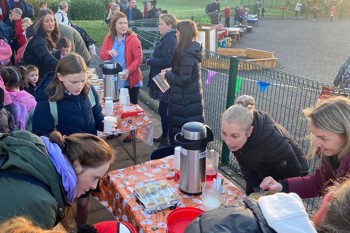 All aboard 'Walking Bus Morning' at Bridge PS!