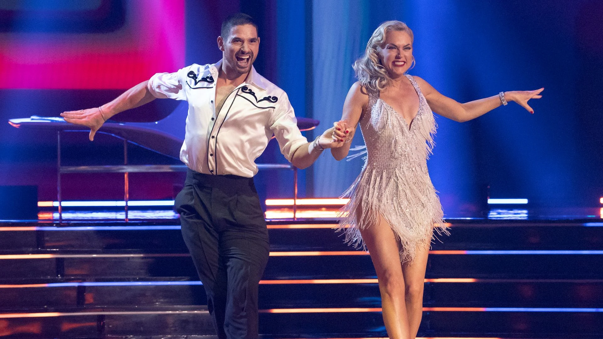 DWTS episode 8 recap: Elaine Hendrix makes triumphant return to the ballroom after hospitalization