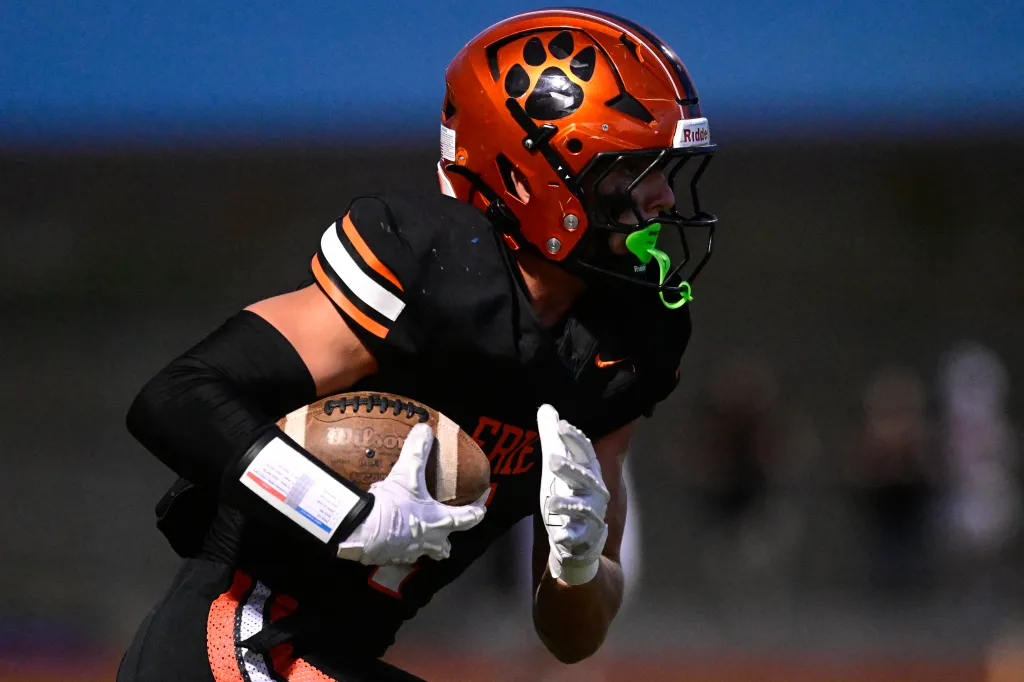 Erie football beats Regis Jesuit in 5A first round