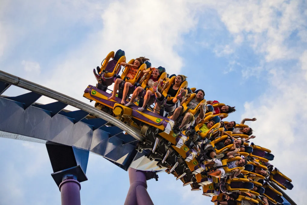 What's Going On With Six Flags Stock Friday?