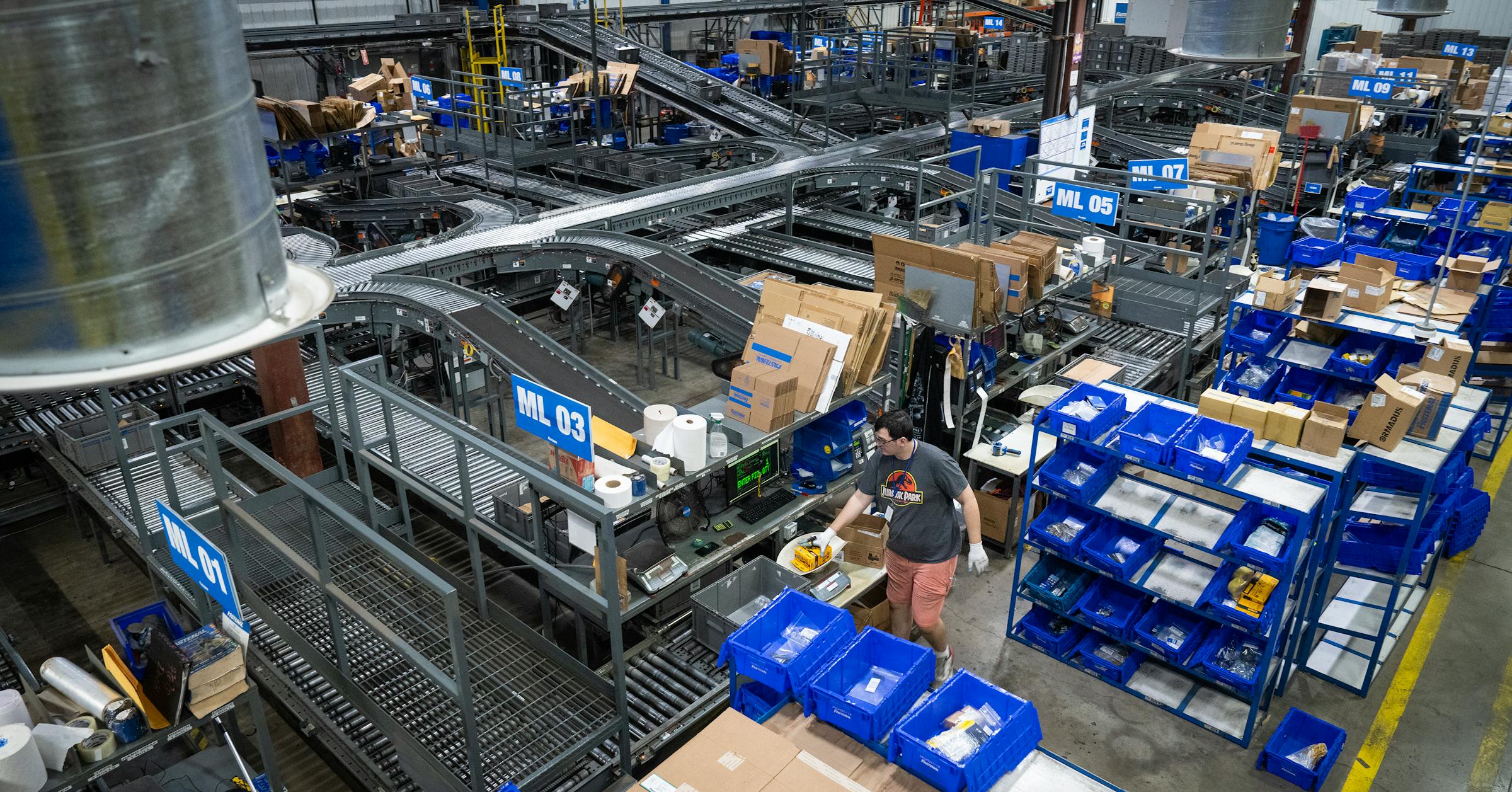 Fastenal CEO has produced results that please Wall Street