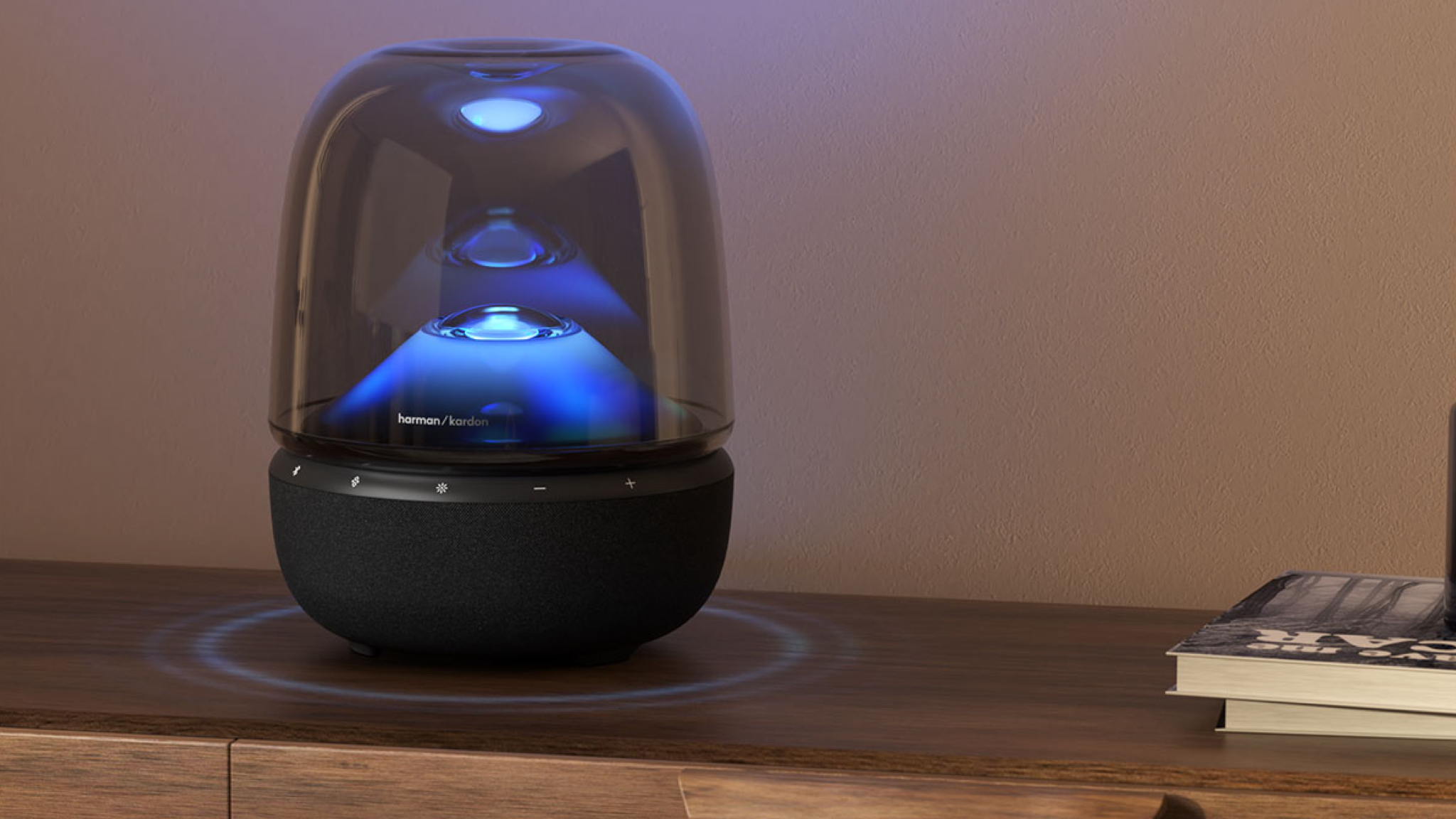 Harman Kardon's new Bluetooth speaker has a classic HK design that takes me right back to 2005 – but with a very modern speaker setup