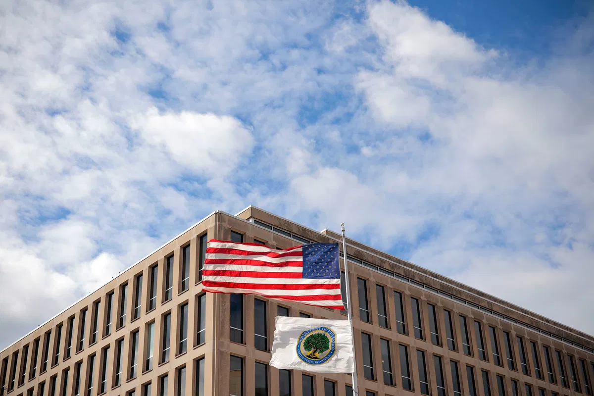 Editing federal employees’ emails to blame Democrats for shutdown violated their First Amendment rights, judge says