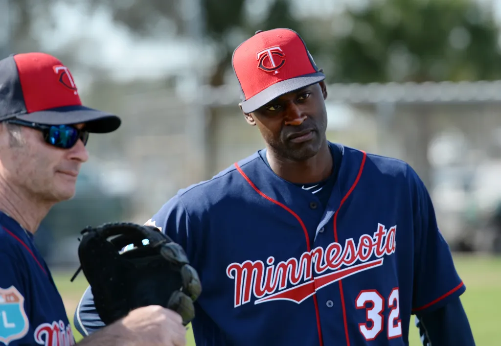 Twins hire LaTroy Hawkins as bullpen coach