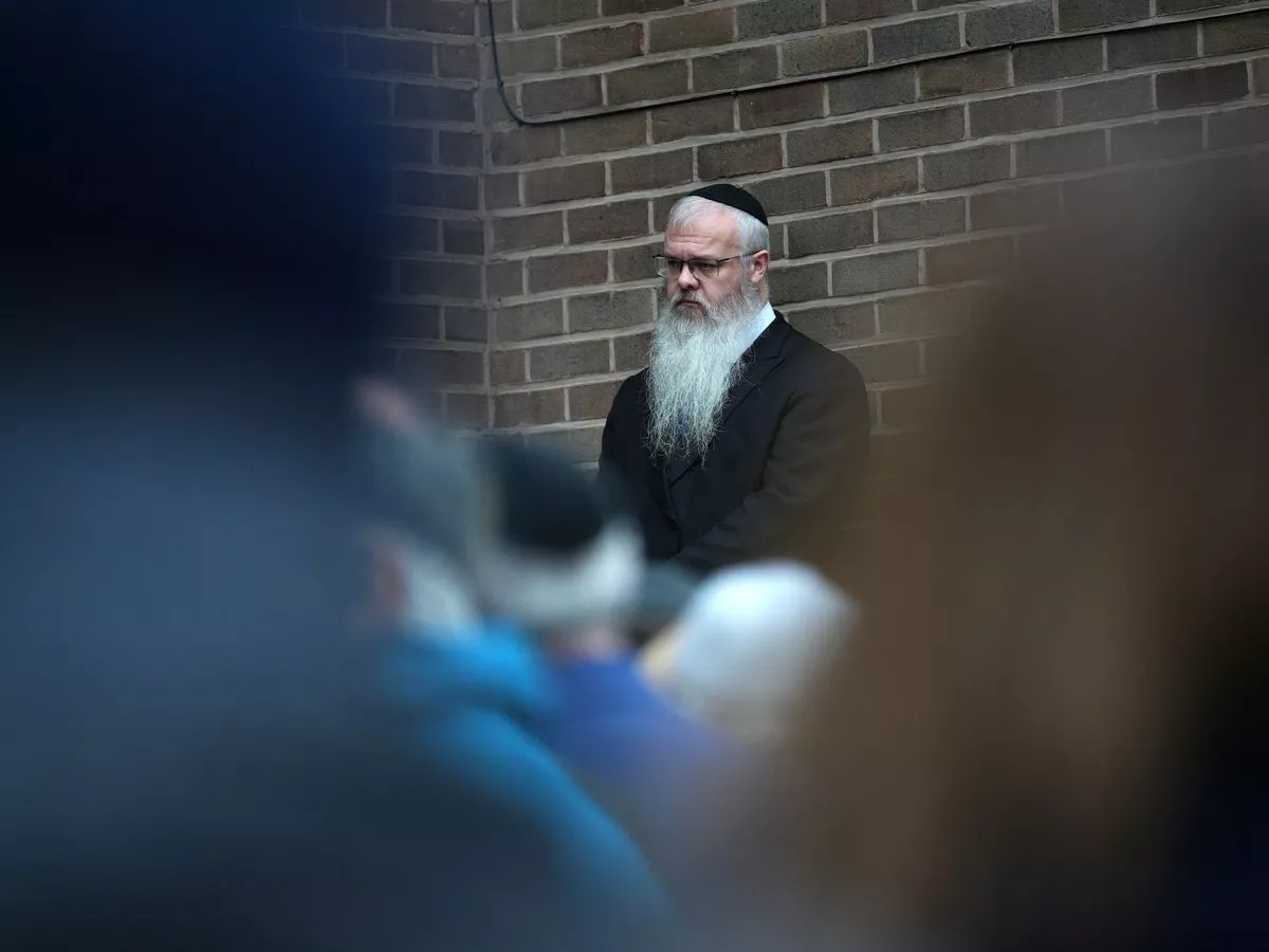 'When I walk into the synagogue I see their seats, where they should be'