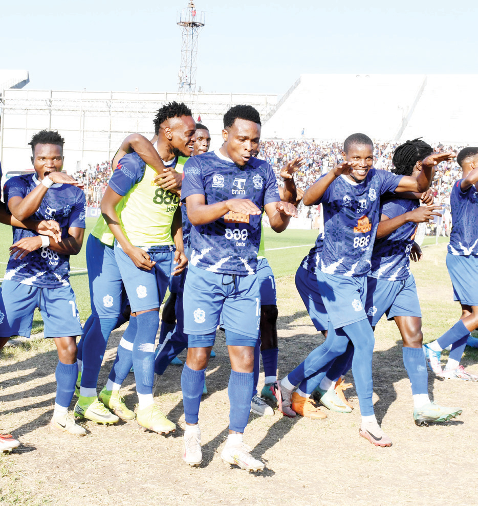 Wanderers eye top spot