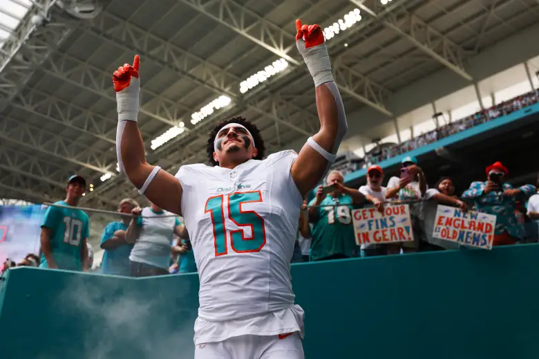 New Eagles LB Jaelan Phillips Delivers Emotional Personal Statement