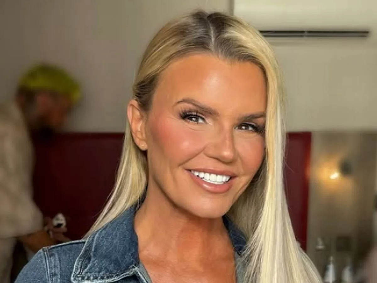 Kerry Katona confesses to kissing major singer in gobsmacking moment on tour