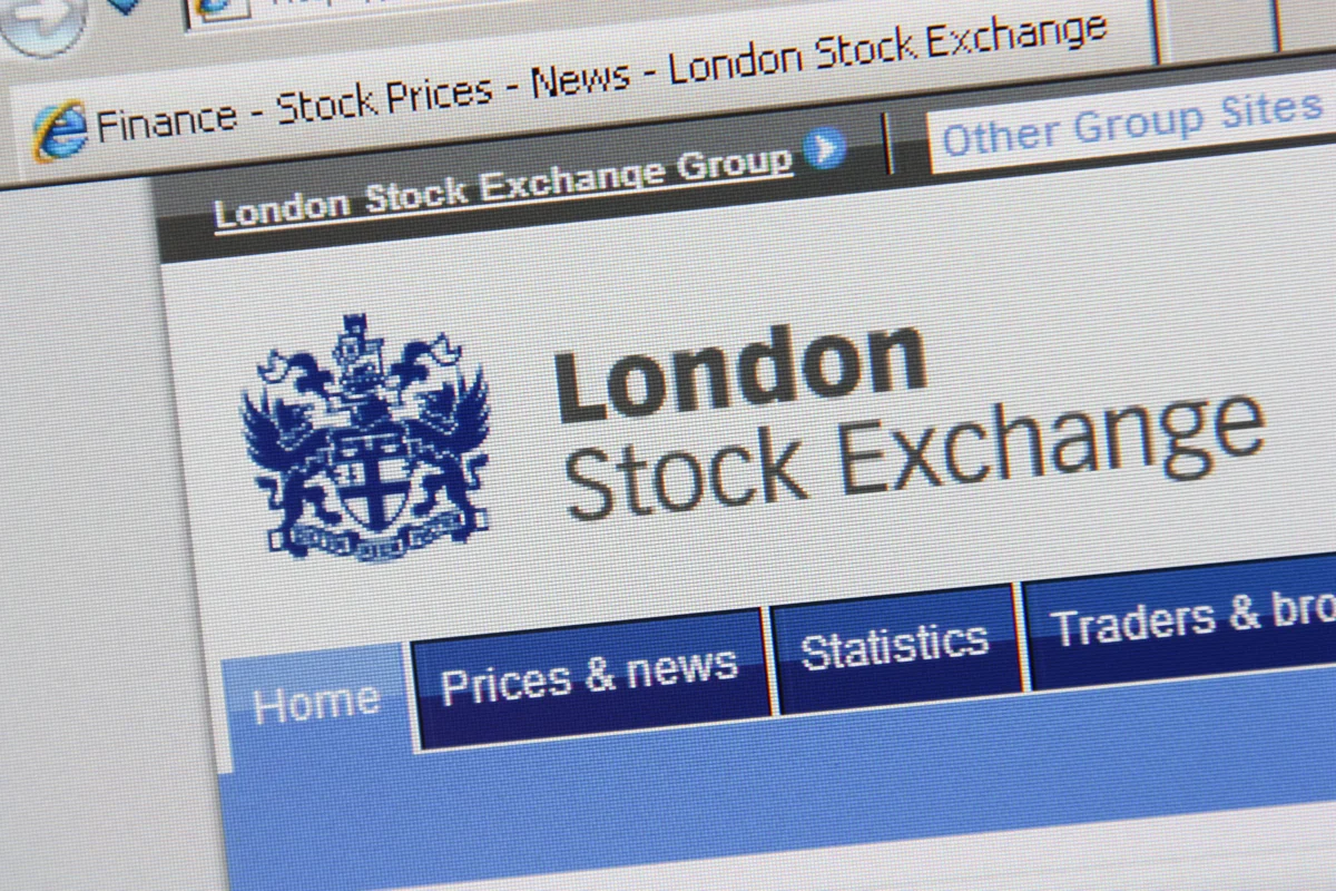 FTSE 100 held back by hefty Rightmove and IAG falls