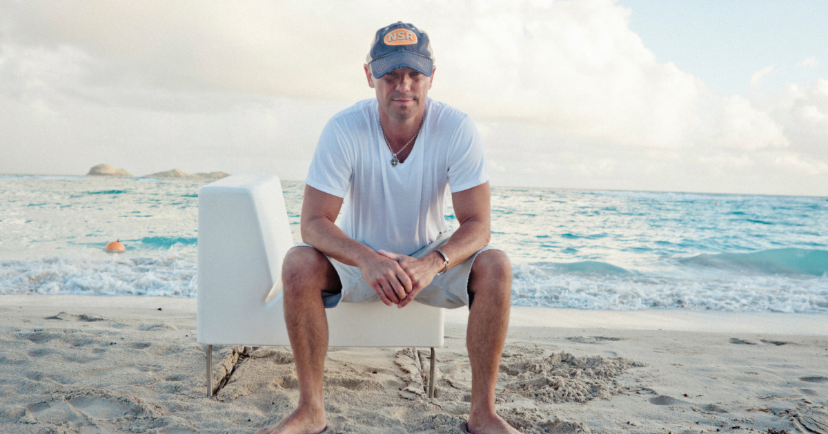 Kenny Chesney Says One Rain-Soaked Night With Jimmy Buffett “Changed Everything” (Exclusive)