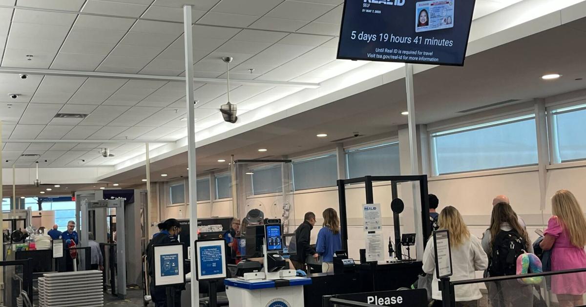 Quad-Cities sees canceled flights after FAA reduction