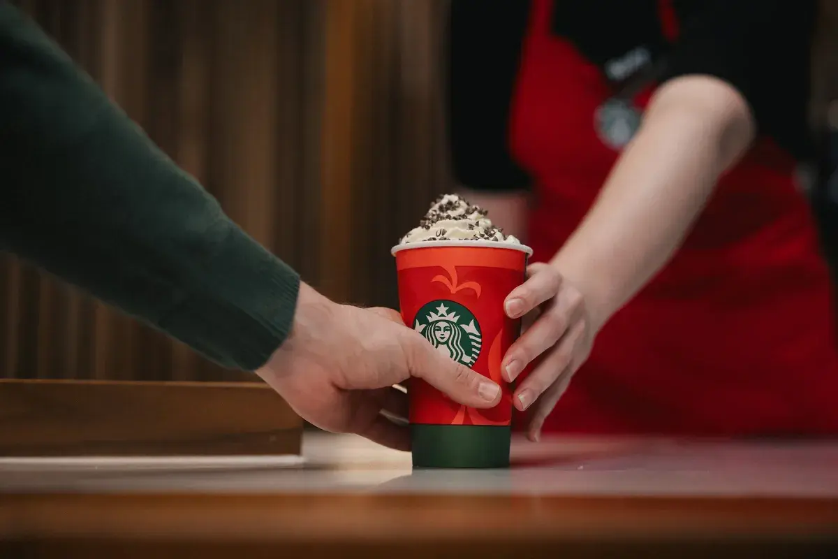 What a Nutritionist Would Actually Order From Starbucks’ Holiday Menu