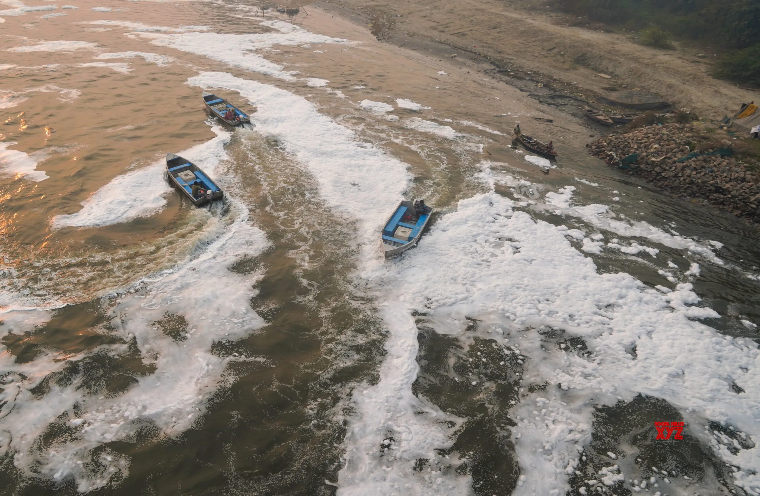 New Delhi: Toxic Foam Covers Kalindi Kunj #Gallery