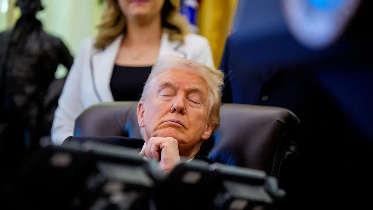 Welcome Back 'Sleepy Don': Trump’s Oval Office Conference ‘Nap’ Sparks Buzz