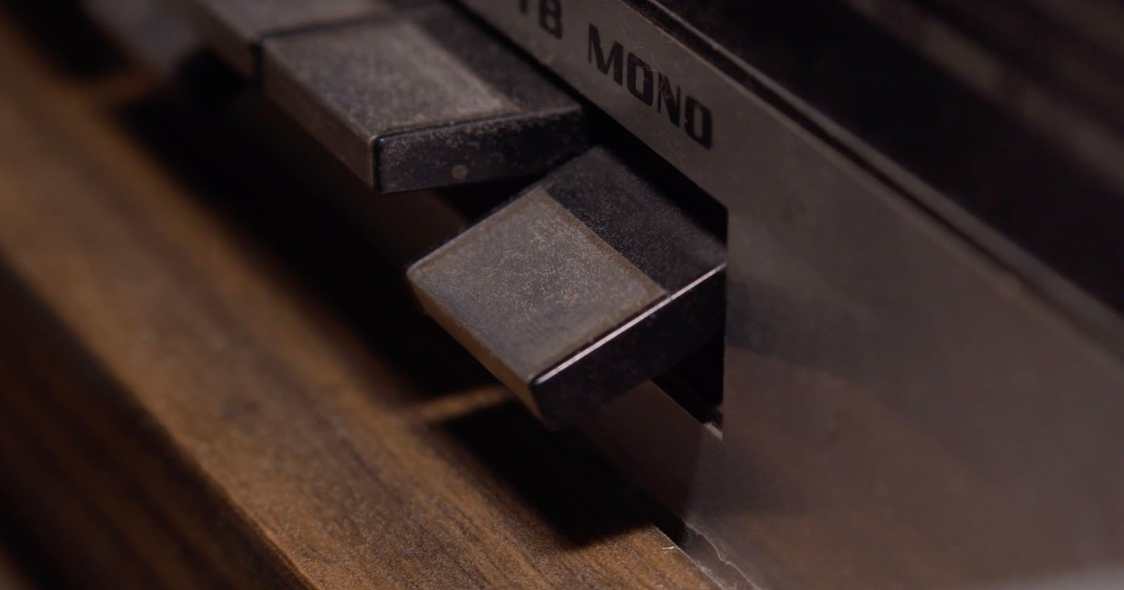 Retouch4me's New Plugin Removes Dust and Distracting Particles From Videos