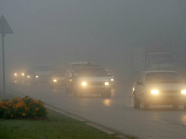 LHC orders drive against smoke-emitting vehicles