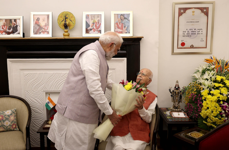 PM Modi meets Bharat Ratna LK Advani, extends birthday wishes