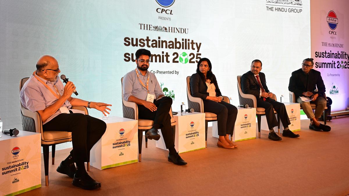 Experts bat for increasing carbon sequestration of soil, prioritising endemic trees